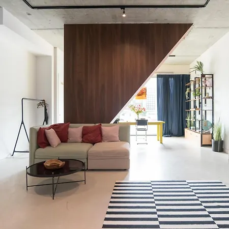 بيت ضيافة Designer Loft By Daan - West 3*